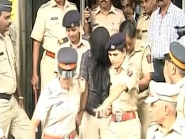 इंद्राणी मुखर्जी ने शीना के ज़िंदा होने और अमेरिका में पढ़ाई करने का दावा किया : सूत्र इंद्राणी मुखर्जी ने शीना के ज़िंदा होने और अमेरिका में पढ़ाई करने का दावा किया : सूत्र