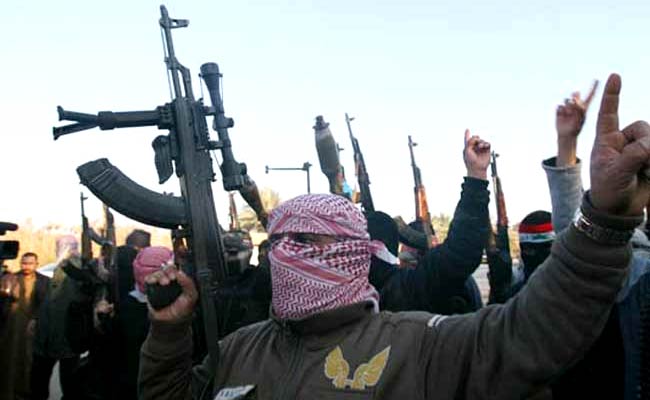 Battling Rebels, Islamic State Moves Closer to Central Damascus: Monitor