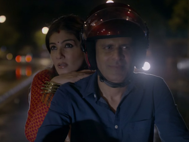 14 Years After <i>Aks</i>, Raveena</i>, Manoj Reunite to Celebrate Independence Day