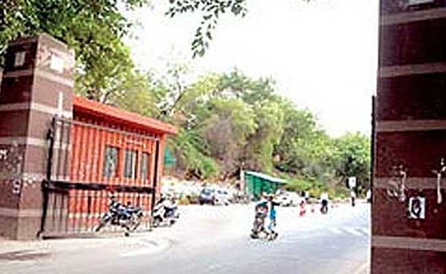 JNU Councillor Alleges That Door Of His Room Defaced