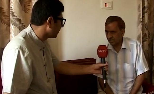 Raids in Kashmir After Police Arrest Doctor, Claim to Foil Terror Plot