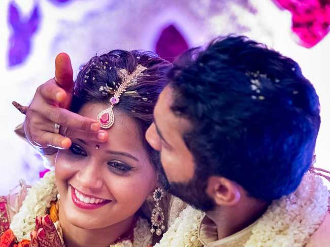 देखें तस्वीरें: क्रिकेटर दिनेश कार्तिक ने स्क्वैश प्लेयर दीपिका पल्लीकल से दो बार की शादी