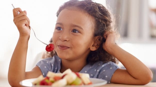 Fear of Trying New Foods May Lead to Low Self-Esteem in Kids