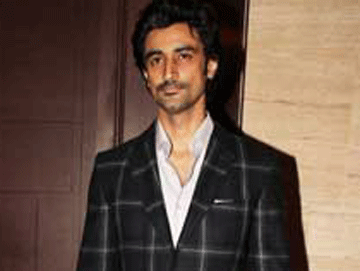 'कौन कितने पानी में' की स्पेशल स्क्रीनिंग में पहुंचे हृतिक रौशन