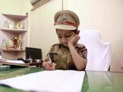 5-Year-Old Cancer Patient Gets to be Police Officer For a Day