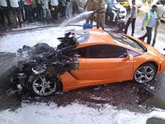 Rs 2.5 Crore Lamborghini Gallardo Seen on Fire in Delhi