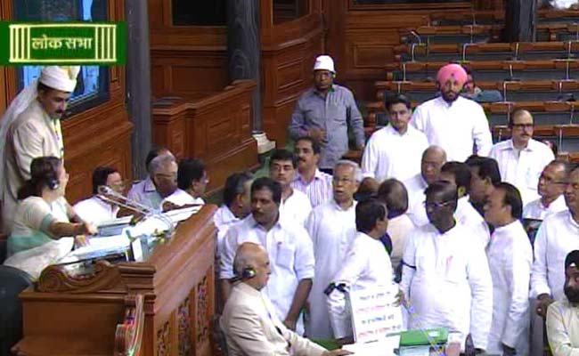 Inside Parliament, Fencing to Keep Troublemakers At Bay