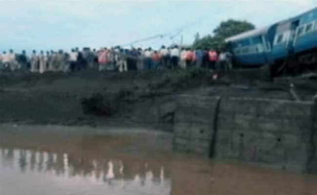 Madhya Pradesh Trains Derailed: Surge of Water Hit Tracks That Were Safe Just 10 Minutes Before