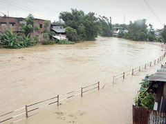 बाढ़, भूस्खलन से बंगाल, मणिपुर और ओडिशा में भारी तबाही, 60 की मौत