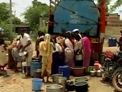 महाराष्ट्र : सूखे से जूझते मराठवाड़ा में अब पानी के लिए टैंकर ही इकलौता जरिया