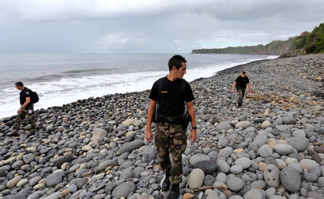 MH370 Search Resumes on Reunion Island