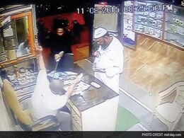 Shopkeeper Complains About Extortion, Goons Attack Him With Sword Shopkeeper Complains About Extortion, Goons Attack Him With Sword