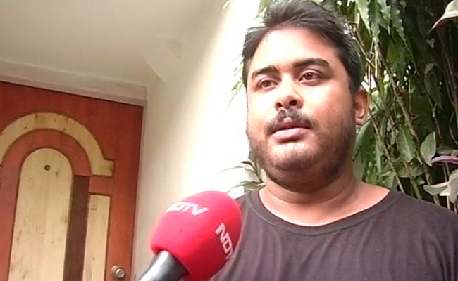 शीना से डीएनए मिलान के लिए मिखाइल का नमूना लिया