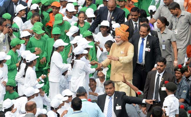 Prime Minister Narendra Modi Meets Children After Independence Day Speech