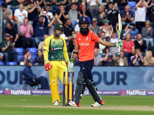 टी-20 : करीबी मुकाबले में इंग्लैंड ने ऑस्ट्रेलिया को 5 रन से हराया