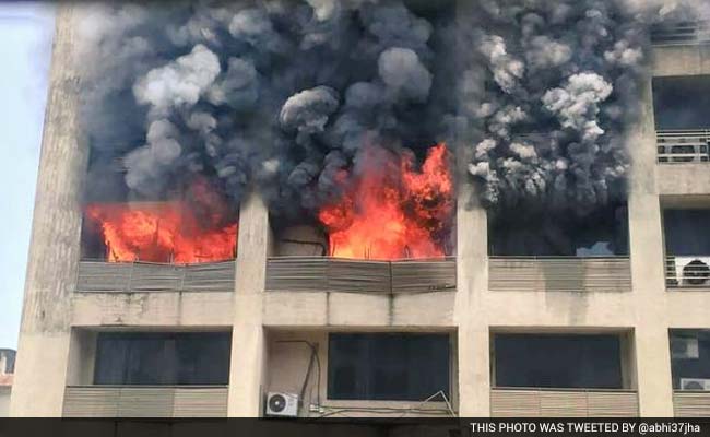 Major Fire Breaks Out in Mumbai's Malad, None Hurt