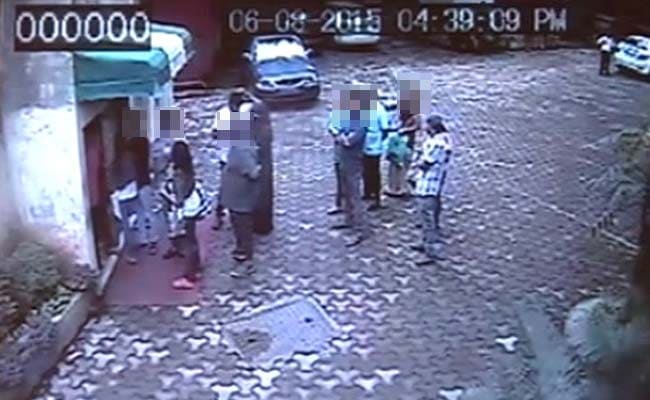 Attacked for Targeting Couples in Hotel Raids, Mumbai Police Chief Pulls Up Officers