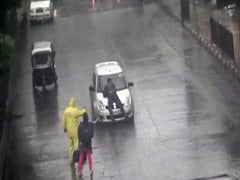 Mumbai Road Rage Caught on CCTV,  Man Holds On to Wipers of Car