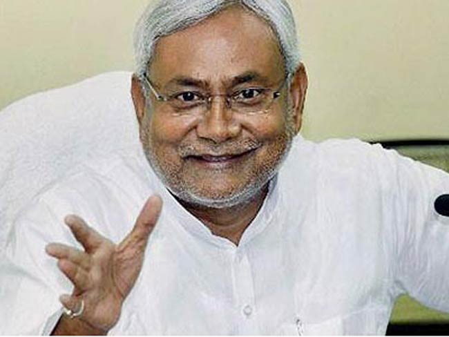 बिहार चुनाव : जबरदस्‍त वोटिंग के लिए नीतीश कुमार ने दी लोगों को बधाई