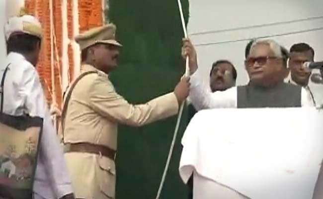 Bihar Chief Minister Nitish Kumar Unfurls National Flag
