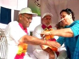 वन रैंक वन पेंशन को लेकर अनशन पर बैठे पूर्व सैनिकों ने जंतर-मंतर पर ही मनाया रक्षा बंधन वन रैंक वन पेंशन को लेकर अनशन पर बैठे पूर्व सैनिकों ने जंतर-मंतर पर ही मनाया रक्षा बंधन