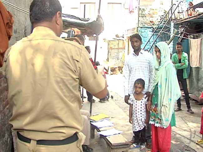 ऑपरेशन पहचान :  दिल्ली पुलिस कैमरे लेकर फोटो सेशन में जुटी