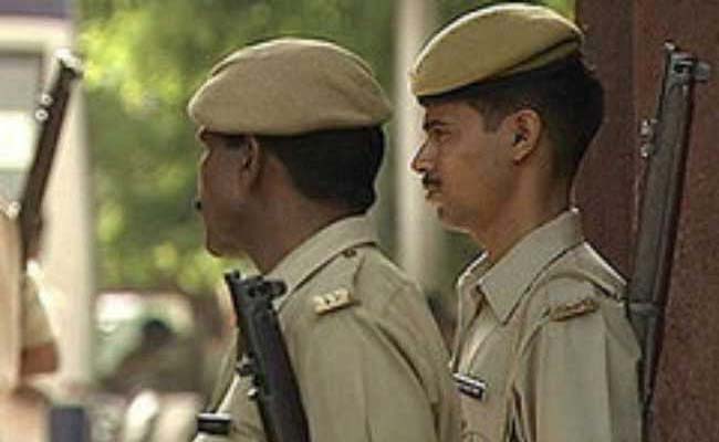 2 Killed in Clash Between Prisoners in Van Headed to Delhi's Tihar Jail
