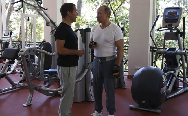 Vladimir Putin Pumps Iron to Show Russians His Healthy, Wholesome Side