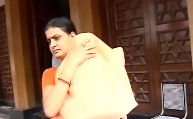 In Custody Battle, 5-Month-Old Gets to Live With His Parents