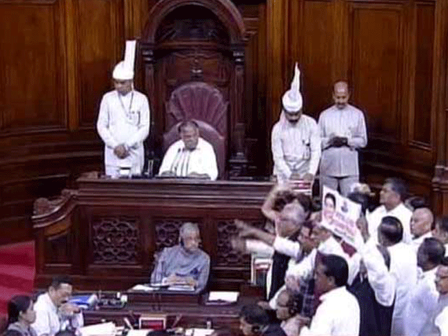 कामकाज में लोकसभा आगे, राज्यसभा में समय की बर्बादी