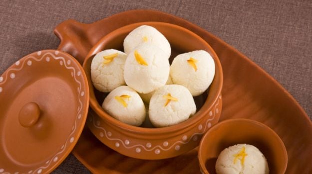 Want To Make Halwai-Style Soft And Spongy Rasgullas? Follow These 5 Tips