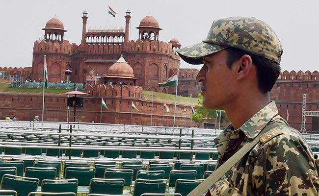 Man Held With 5 Bullets At Red Fort In New Delhi