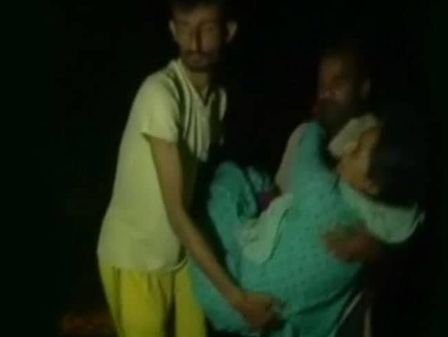 जम्मू कश्मीर : पाकिस्तान ने फिर की फायरिंग, 3 नागरिकों की मौत, 22 घायल