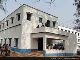 पश्चिम बंगाल में छात्र की हत्या के विरोध में कांग्रेस का 12 घंटे का बंद, TMC पर लगाया आरोप पश्चिम बंगाल में छात्र की हत्या के विरोध में कांग्रेस का 12 घंटे का बंद, TMC पर लगाया आरोप
