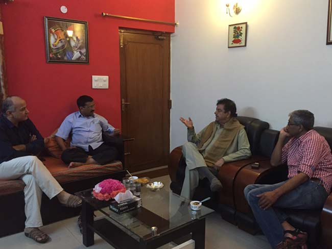 शत्रुघ्न सिन्हा ने नीतीश के बाद अब की केजरीवाल से मुलाकात