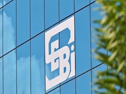SEBI ने कार्वी स्टॉक ब्रोकिंग लिमिटेड के रजिस्ट्रेशन को एक महीने के लिए किया निलंबित SEBI ने कार्वी स्टॉक ब्रोकिंग लिमिटेड के रजिस्ट्रेशन को एक महीने के लिए किया निलंबित