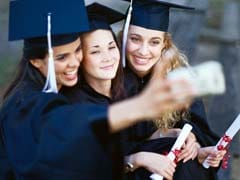 Students Can Now Enroll for a #SelfieClass Course at a US College. #NoKidding
