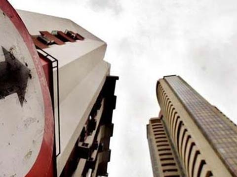 सेंसेक्स 246 अंक उछला, दो सप्ताह के उच्च स्तर पर हुआ बंद