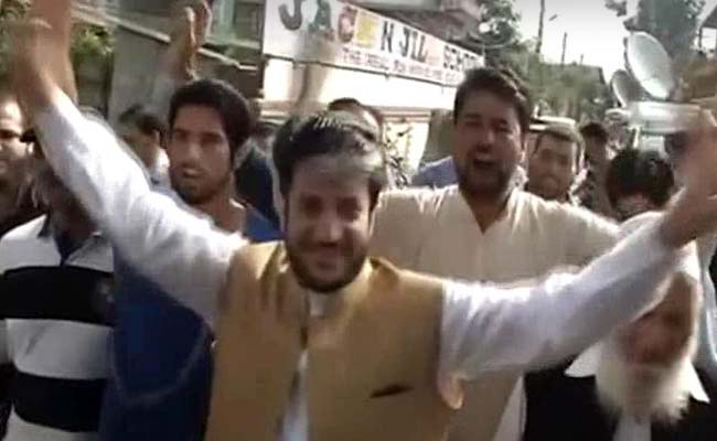 Bilal Lone, Shabir Shah Among 4 Separatists Detained in Delhi