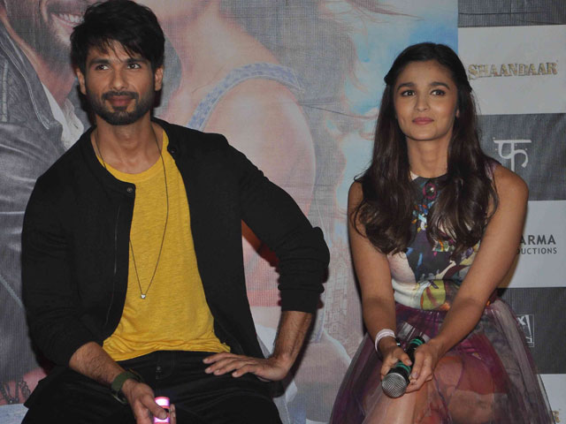 Not So <i>Shaandaar</i>? Shahid Kapoor Reveals His Father Was Jealous of Him