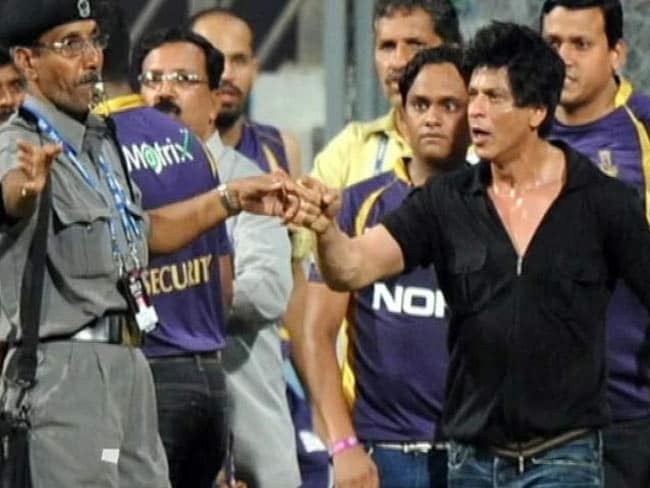एमसीए ने शाहरुख खान के वानखेड़े स्टेडियम में प्रवेश पर लगा बैन हटाया