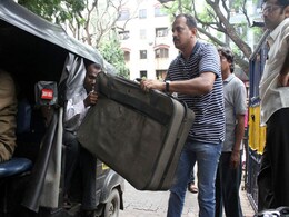 शीना की तरह मिखाइल को भी मारने का था प्लान? पुलिस को इंद्राणी के घर से मिला सूटकेस शीना की तरह मिखाइल को भी मारने का था प्लान? पुलिस को इंद्राणी के घर से मिला सूटकेस