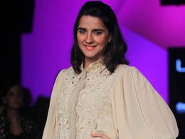 श्रुति सेठ ने योग दिवस को लेकर फिर की मोदी सरकार की आलोचना श्रुति सेठ ने योग दिवस को लेकर फिर की मोदी सरकार की आलोचना