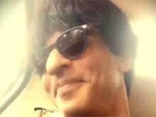 SRK, 'Forever Stuck in Traffic,' Dubsmashes <i>Chaiyya Chaiyya</i>