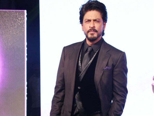 What Made SRK Cancel Plans Of Hosting A Party At His Place?