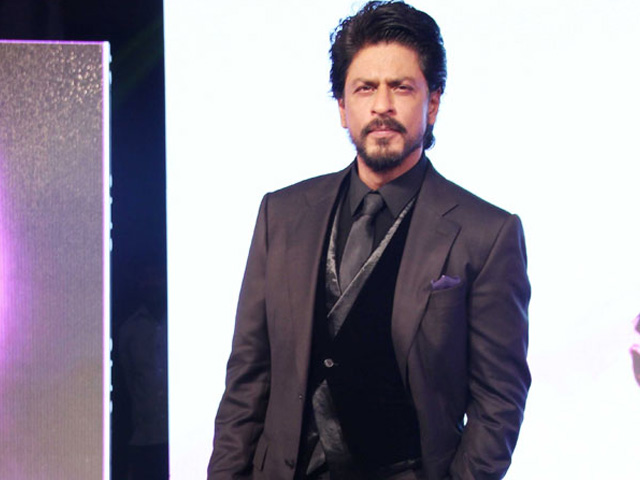 What Made SRK Cancel Plans Of Hosting A Party At His Place?