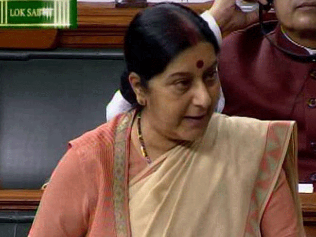 ललितगेट पर सुषमा का सवाल : मेरी जगह सोनिया गांधी होतीं तो क्या करतीं...