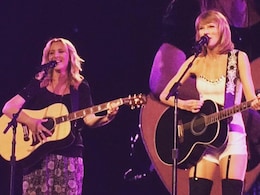 The One Where Phoebe and Taylor Swift Sing <i>Smelly Cat</i> The One Where Phoebe and Taylor Swift Sing <i>Smelly Cat</i>