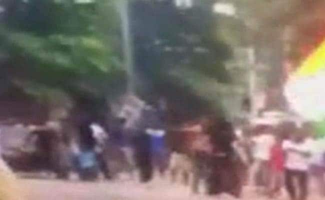 5 Policemen Injured as Mamata Banerjee's Party Workers Clash in Kolkata