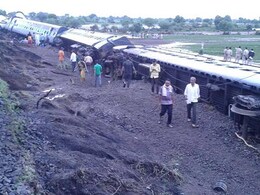 मध्यप्रदेश ट्रेन दुर्घटना : जानें क्यों हुआ इतना बड़ा हादसा, 10 मिनट पहले सब ठीक था मध्यप्रदेश ट्रेन दुर्घटना : जानें क्यों हुआ इतना बड़ा हादसा, 10 मिनट पहले सब ठीक था